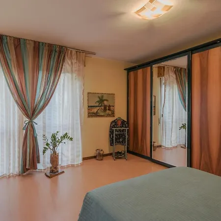 La Perla Apartment *